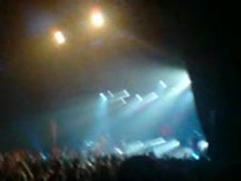 The Ting Tings - Shut up and let me go (Live au Bataclan)