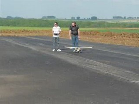 Premier Vol sur le terrain de Senlis le Sec