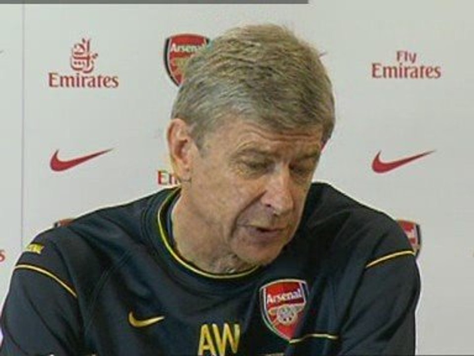 Arsene Wenger defends his young Arsenal side