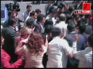 Accidentada salida de Nadine Heredia