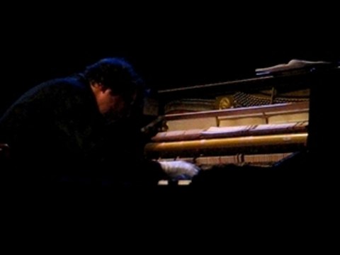 Solo piano by Gonzales ciné théâtre 13 - mai 2009