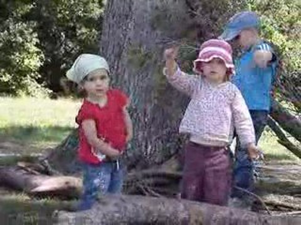 Elsa et Mathilde au parc