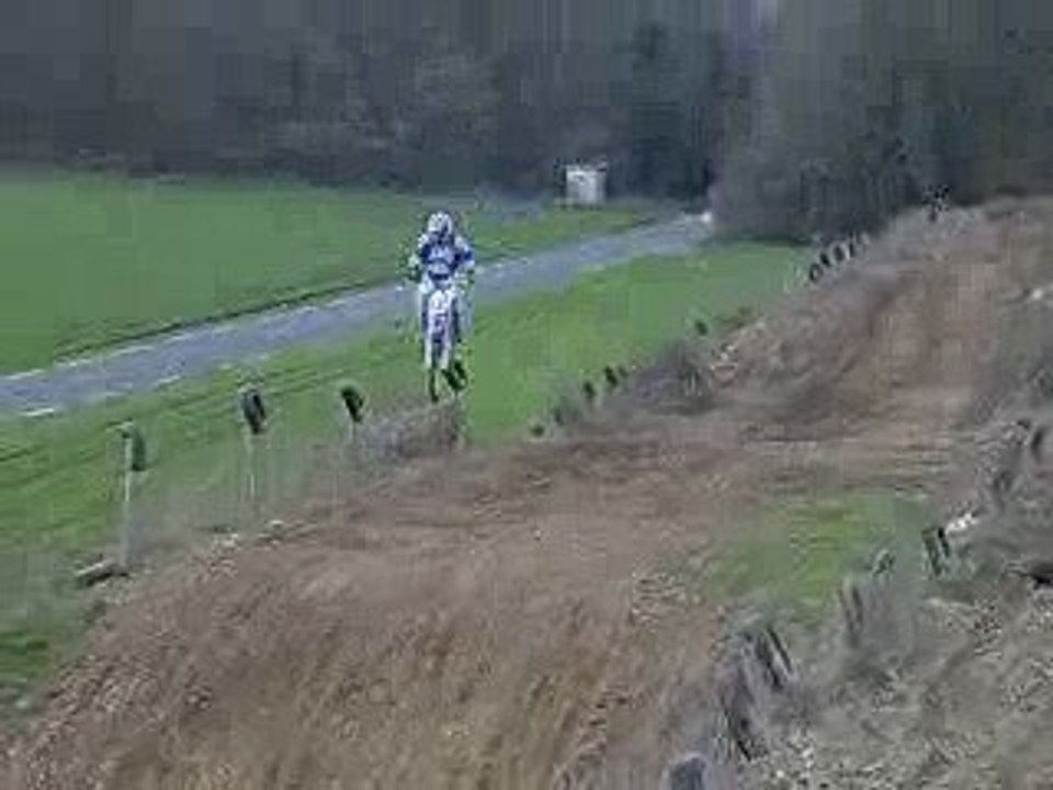 Hugo 10s cross