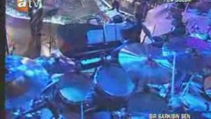 Şebnem Keskin -  Ayrılanlar için (Bir Şarkısın Sen)