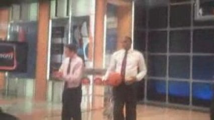 Robert Horry spends some time as a guest analyst with Smitty