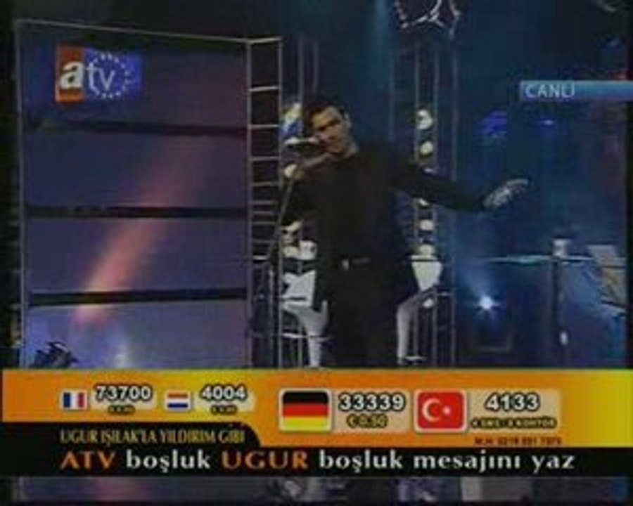 Uğur Işılak- Herşeyin Bir Vakti Vardır
