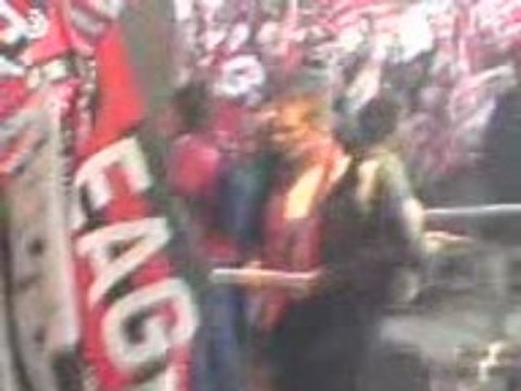 rassemblement des guingampais entrée parvis montparnasse .