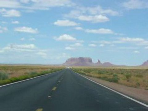 SUR LA ROUTE DE MONUMENT VALLEY UTAH
