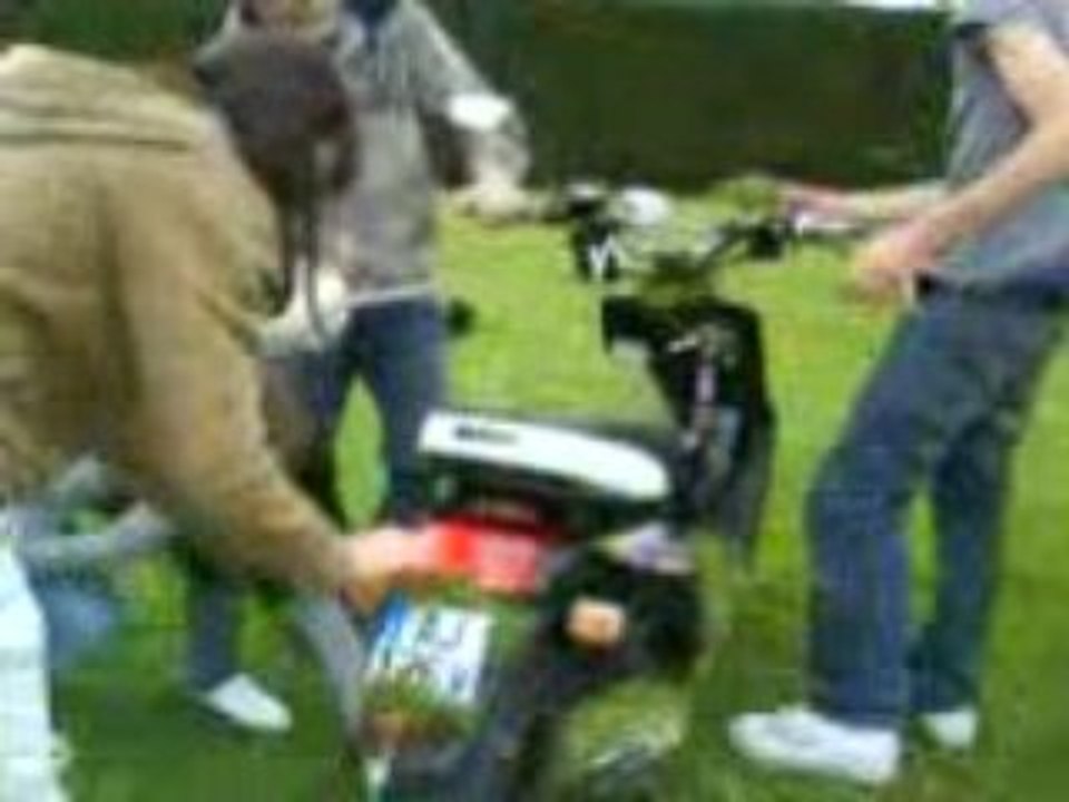 Le premier scoot écolo ;)