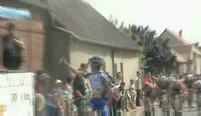 Arrivée de la course cadets à Bailleul le Soc (10/05/09)