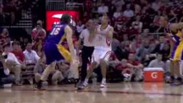 Aaron Brooks discusses the win and the Rockets' perseverance