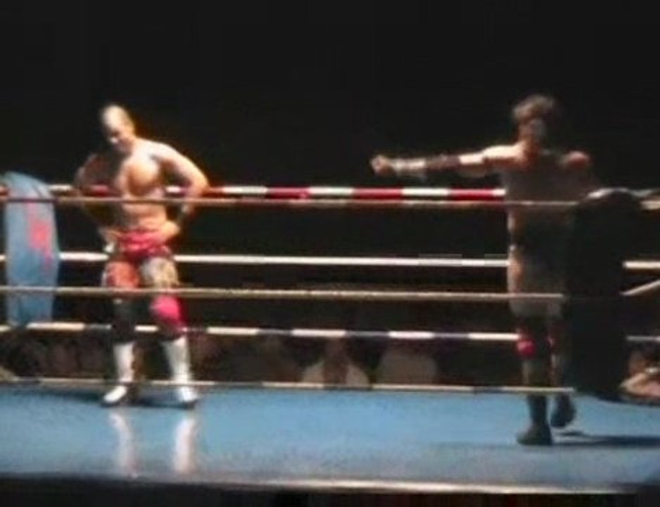 Wrestling_Stars_-_Tom_La_Ruffa_vs_White_Storm_Part_1
