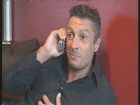 Avoir la puce à l'oreille