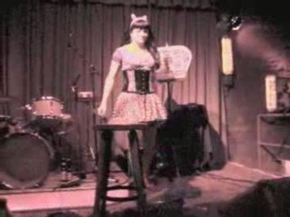 Sheila Wolf's Queerlesque 'Killing Tweety' @ Roadrunners