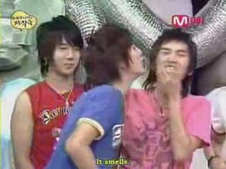 Super Junior - Card Kissing Game  [English subs]