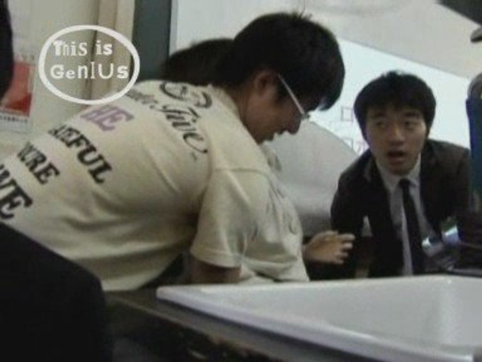 Robot teacher: Japanese kids get technology lesson