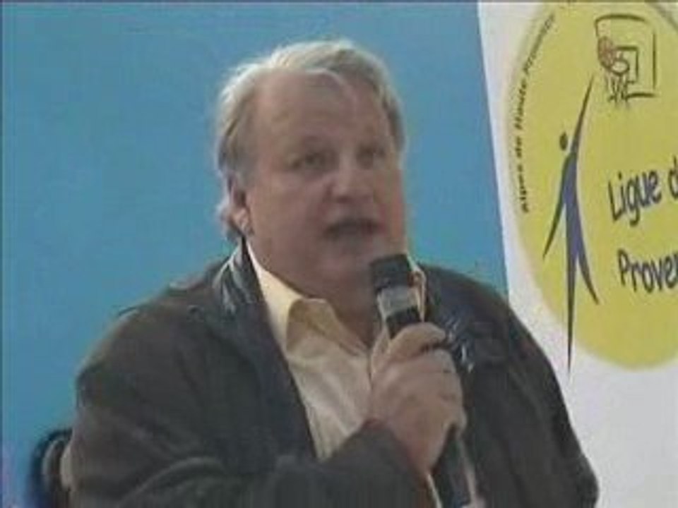 allocution maire d'Istres au TIL minimes basketball