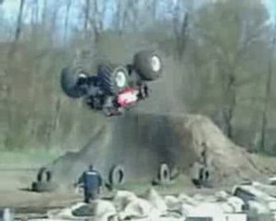 Monster truck - Backflip !