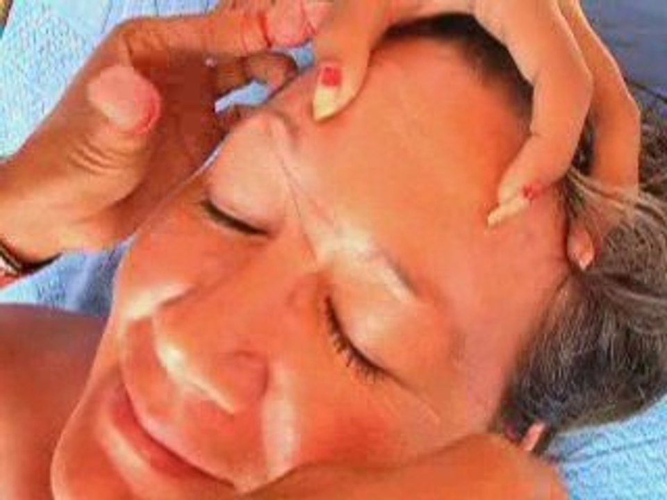 Cambodge 2009 - Epilation au fil