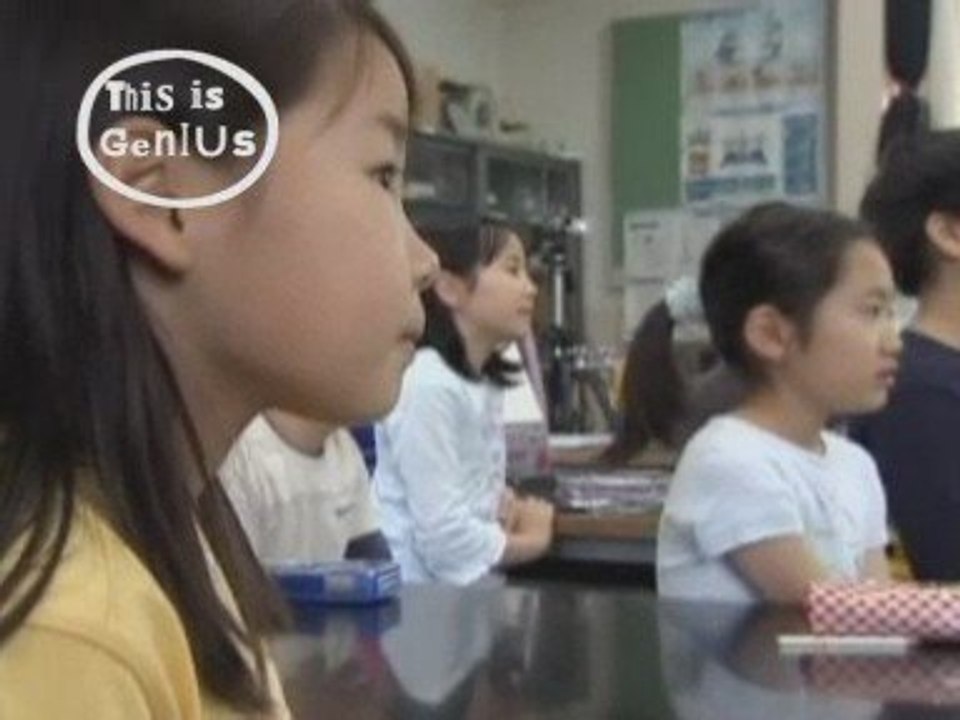 Robot teacher: Japanese kids get technology lesson