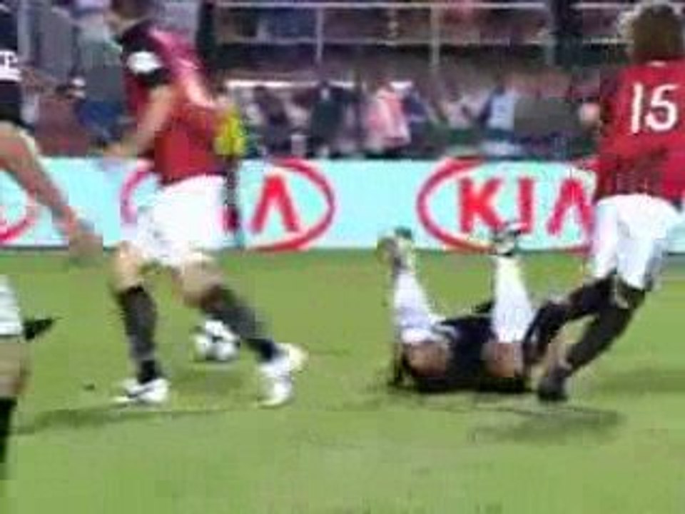 Ronaldo VS Atletico Paranaense: Doublé !