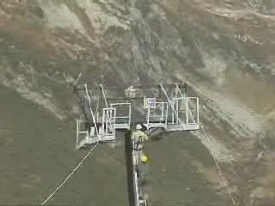 SAF Levage - Héliportage de pylones