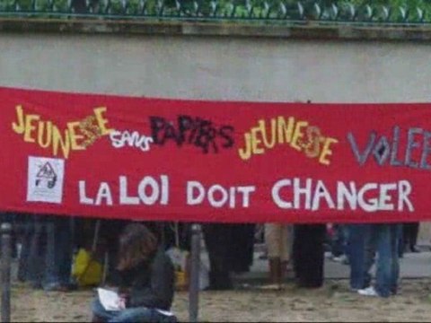 Jeunesse sans papiers, jeunesse volée