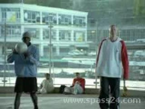 Pub - Nike (Ronaldinho vs Stickman)