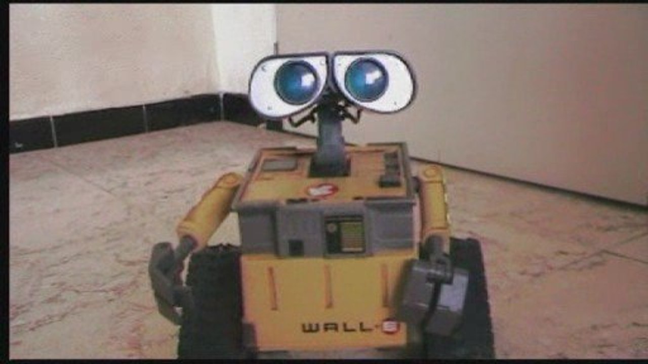 LE TEMPS S'ARRETE  COURL-E  et WALL-E