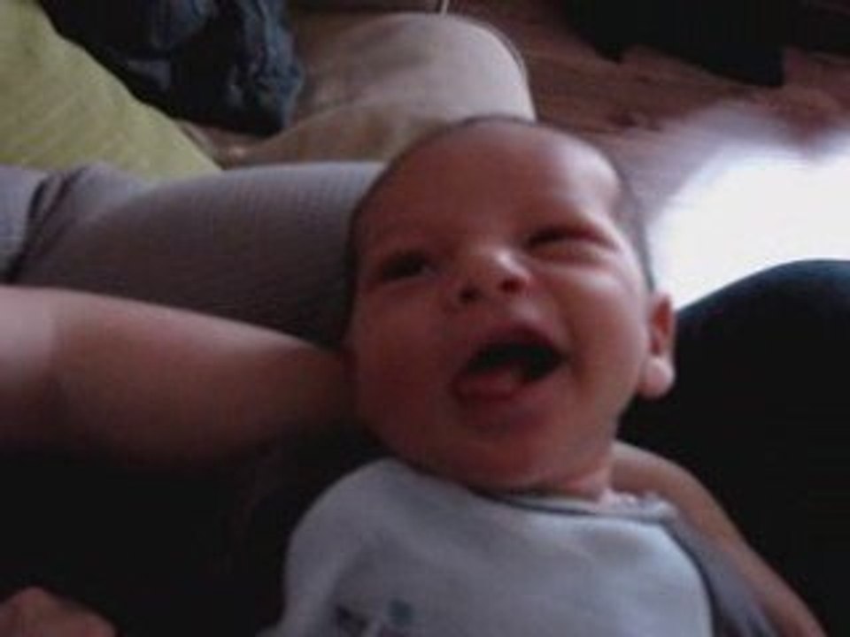 Louis 14 jours dans les bras de maman