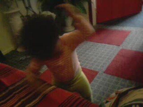 Léana toujours en train de danser 2