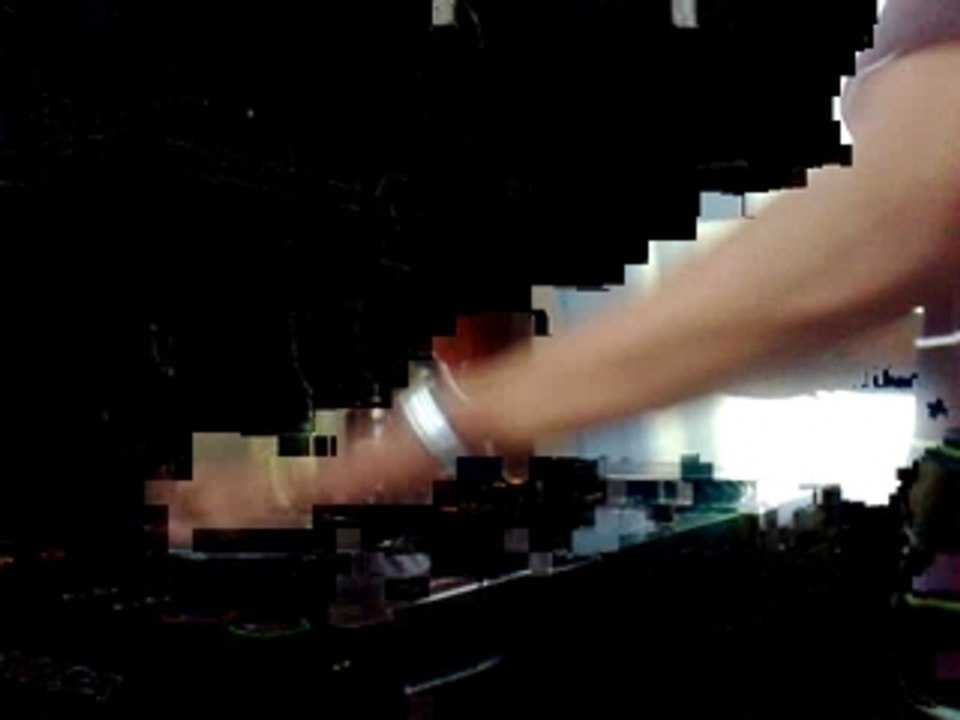 Dj faya97 au scratch peu mieu faire...!!!!