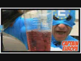 BEURK ! Captain Europa fait gouter le rosé à l'européenne