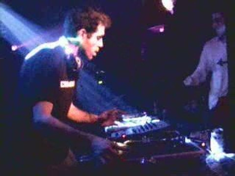 ROM.C Live @ Ping-Pong 6.12.2003Part3
