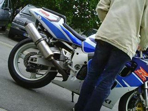 GSX-R 750 SRAD VIPER