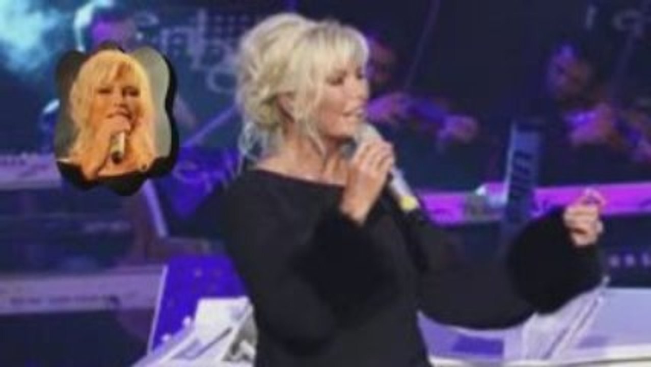 AjdaPekkan - Kim Ne Derse Desin AŞK İçin