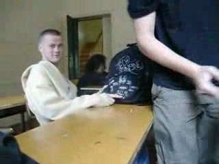 Joe se fait encore martisier par Lorris