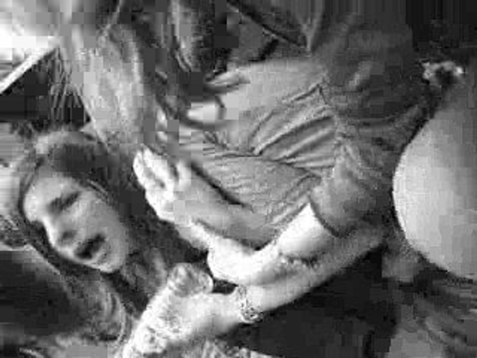 On chante bien je te tiens tu me tiens par la barbichette