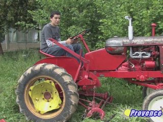 15 ans, passionné de vieux tracteurs