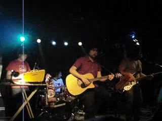 Manos de Topo Es feo Bilbao Azkena