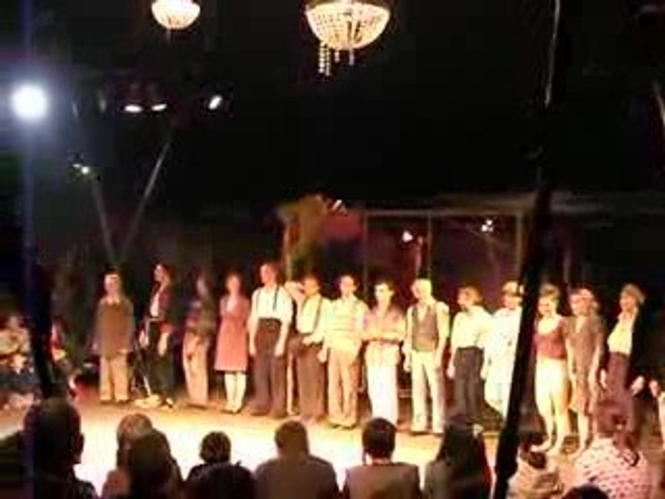 théatre cirque et musiciens