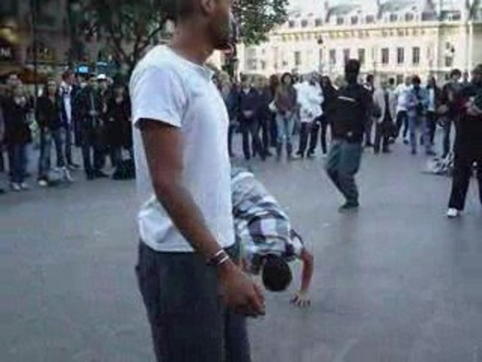 ILLUSION OPTIQUE Street dance Paris St Michel