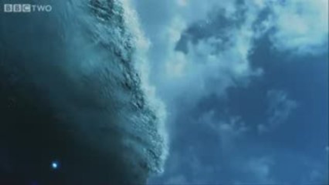Super Slo-mo Surfer! - South Pacific - BBC