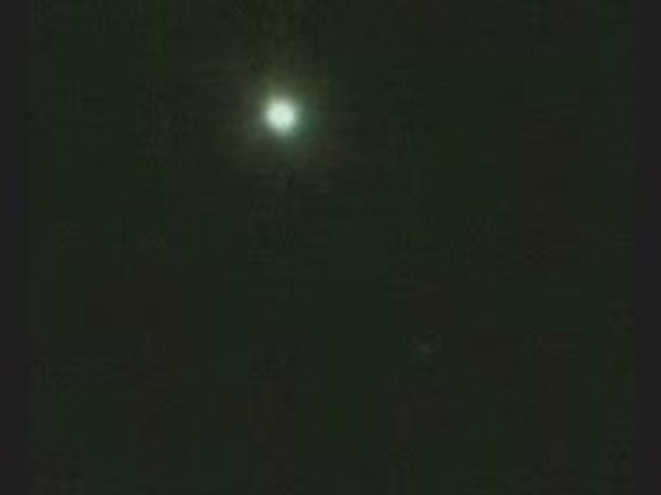 Un ovni filmé dans le ciel  dpt (74).