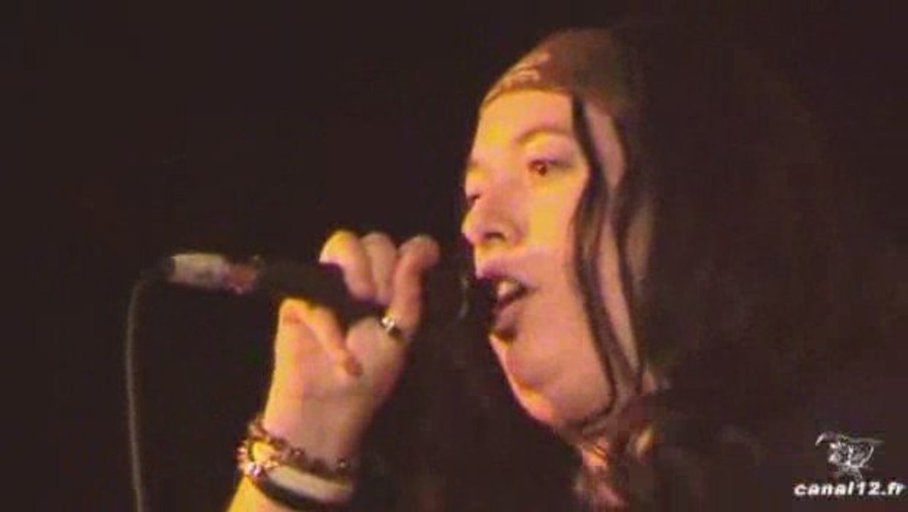 Mama Conscious & Federal - Africa - live nuttea Canal12