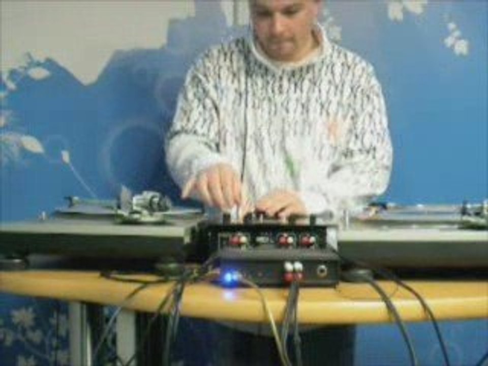 DJ GIZ'MO @ RADIO CONTACT RNB (15 MAI 2009)