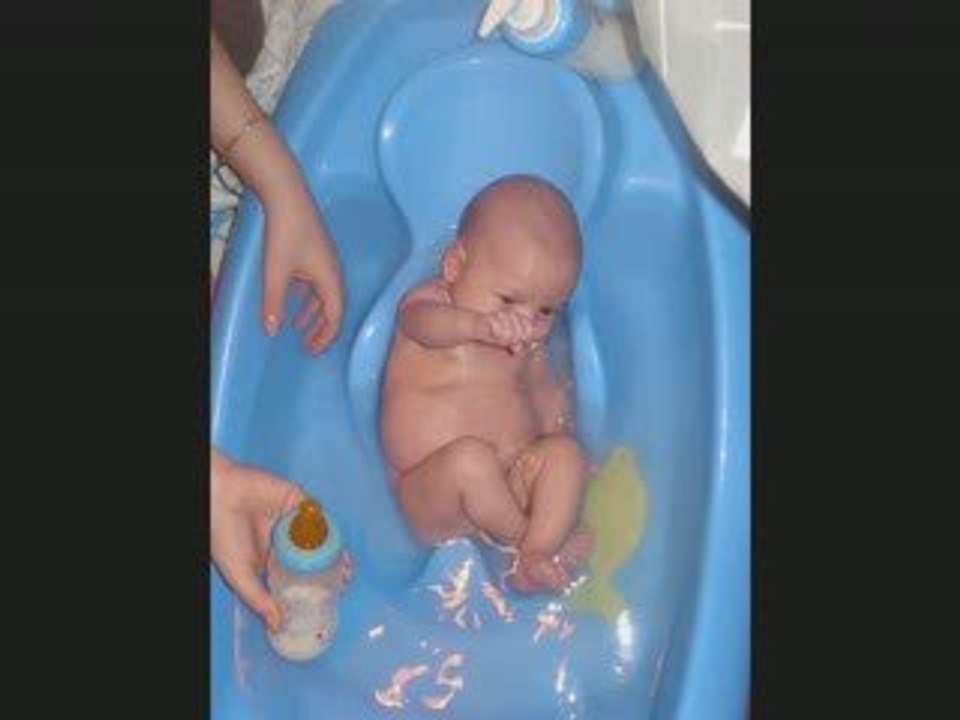 Vidéo 1 mois clara_0001