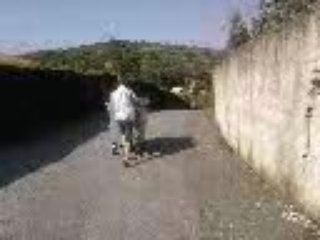 connerie poubelle dans une descente