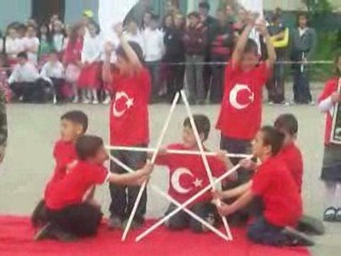 Karatepe İlk Ögretim Okulu 1/A Bayrak