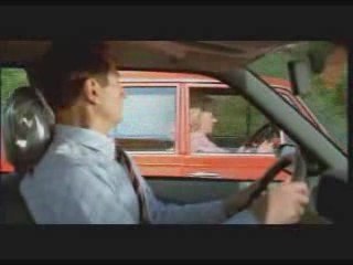 Grand mère au volant